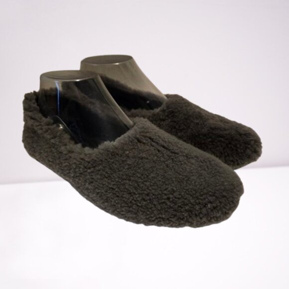 Fur Deluxe Gray Shearling Flats - Picture 1 of 8